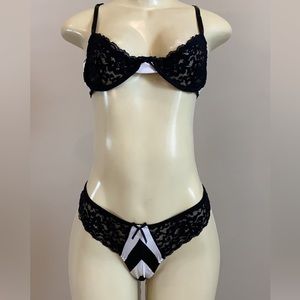Bra and panty medium lingerie